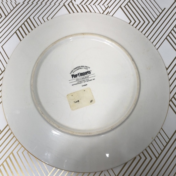 Pier 1 imports Christmas plate - Picture 3 of 5